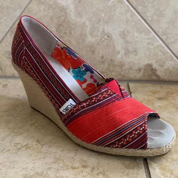 Shoes - Picture 2 of 4